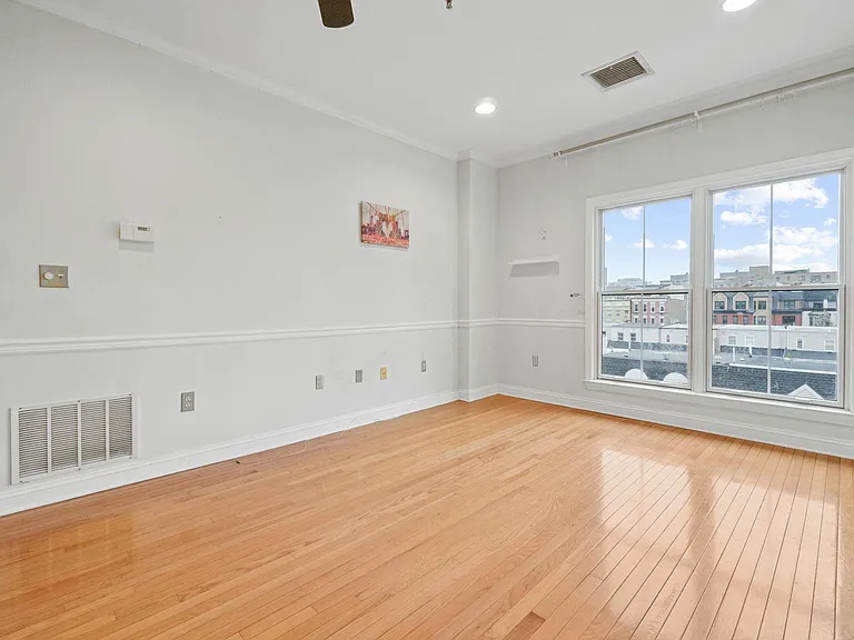 84 Adams St #5C — Photo 8