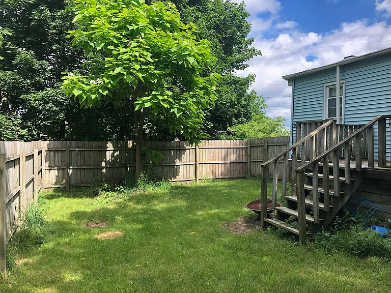 557 Walnut St NE #1 — Photo 20