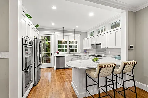 2 Brattle Cir Photo 1