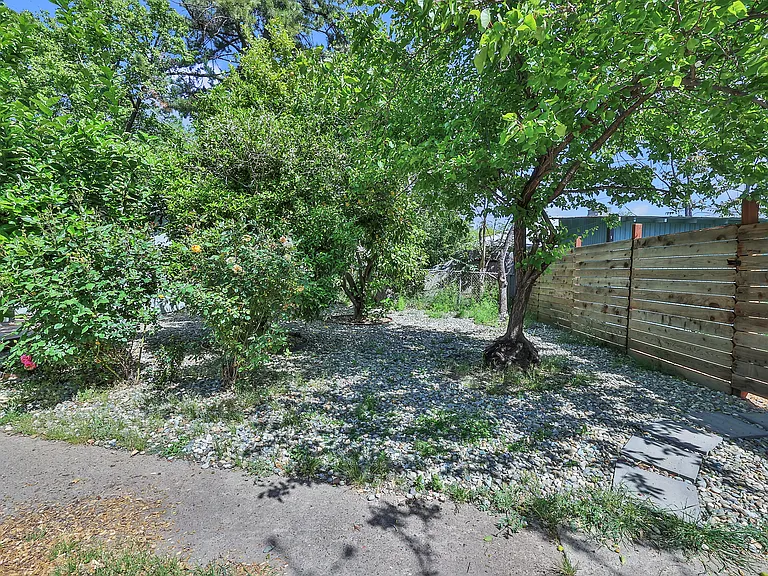 207 D St — Photo 29
