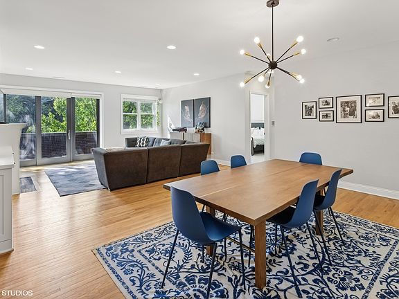 3rd image of 2835 N Lakewood Ave APT 2B