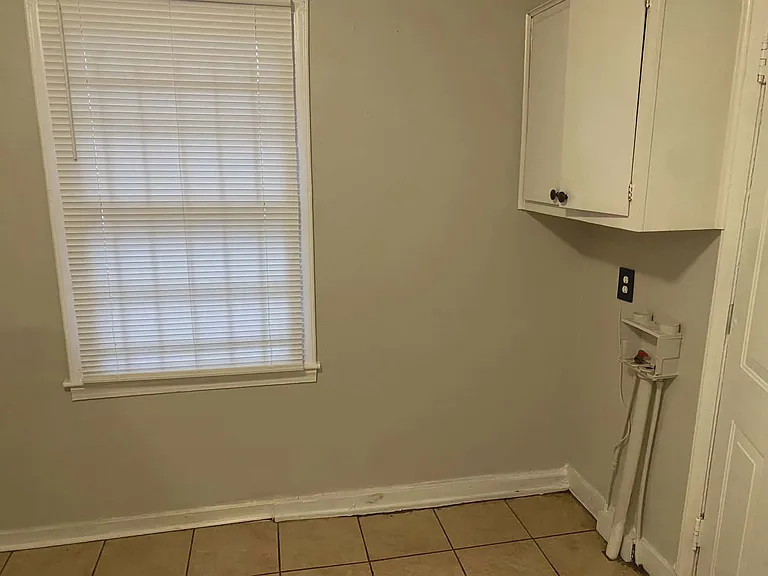 3451 Sharpe Ave — Photo 6