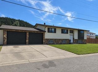 3002 W 225th St, Crowsnest Pass, AB T0K0C0