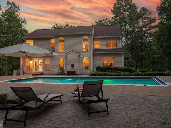 39308 Persimmon Creek Rd, Mechanicsville, MD 20659