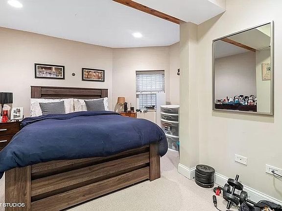 4th image of 3521 W Dickens Ave APT 1