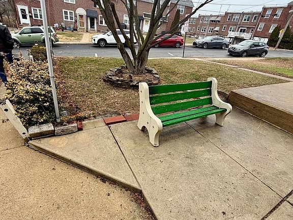 2nd image of 868 Fairfax Rd