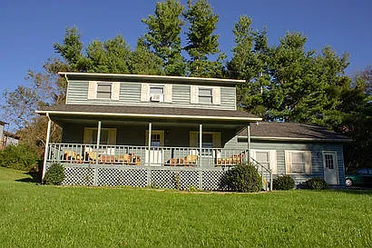 3 bed, 1728 sqft, $3,000 — Photo 2