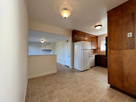 3rd image of 1250 Claremont Dr