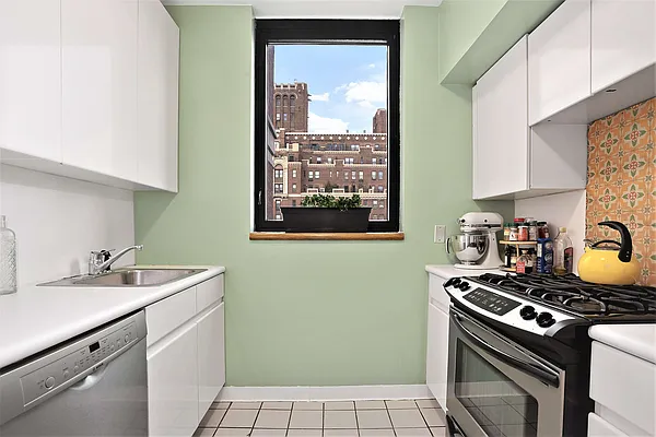 Rented by Compass | media 12