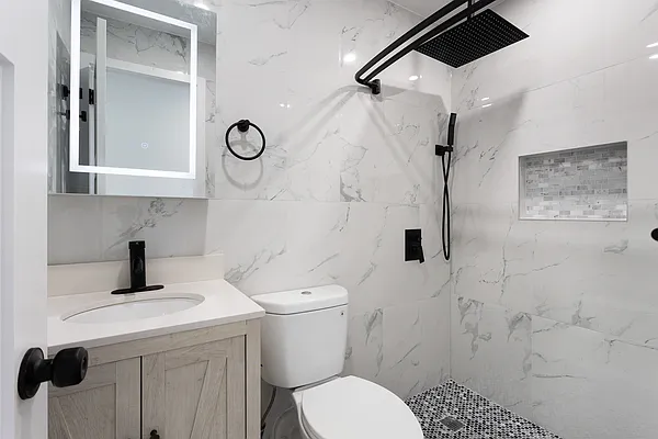 Rented by Safdie Realty Group | media 16