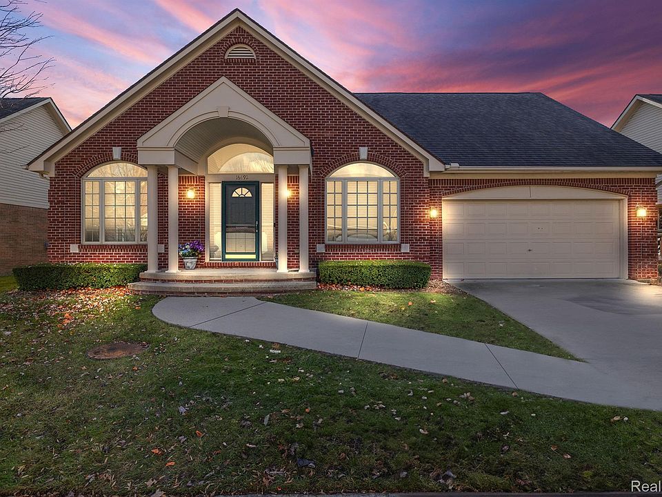 1st image of 16492 Waverly Cir