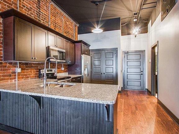 3rd image of 101 E Main St #202