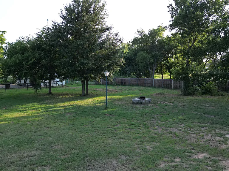 411 Pecan Tree Ct — Photo 23