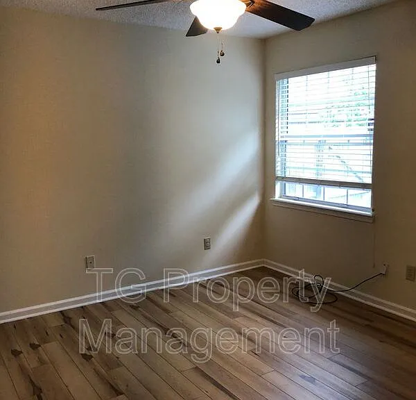 12910 Forest Glen Ct S — Photo 11
