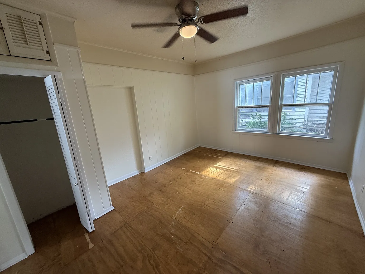 817 East 15th Street - 1 — Photo 3
