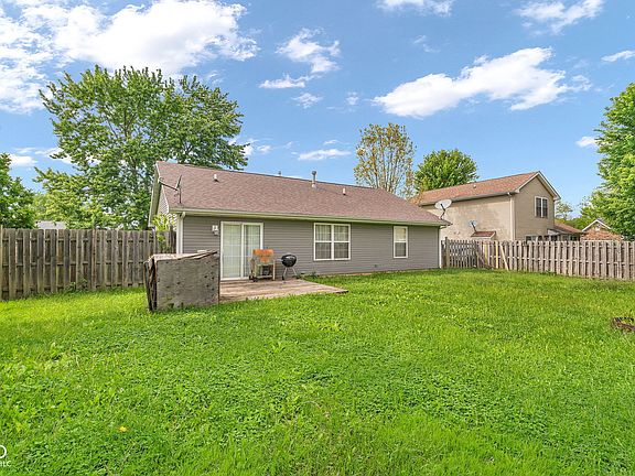 4th image of 33 Cottonwood Ct