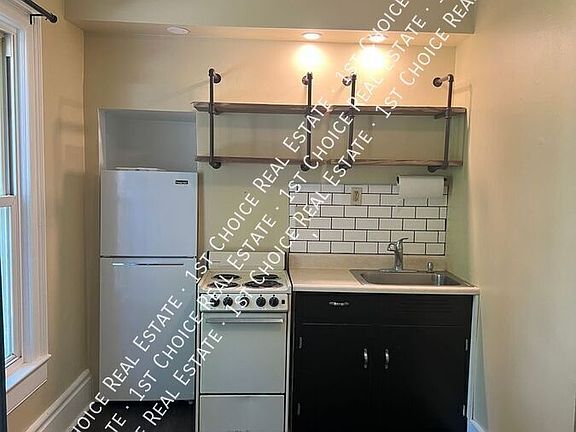 5th image of 400 1/2 E Cass St