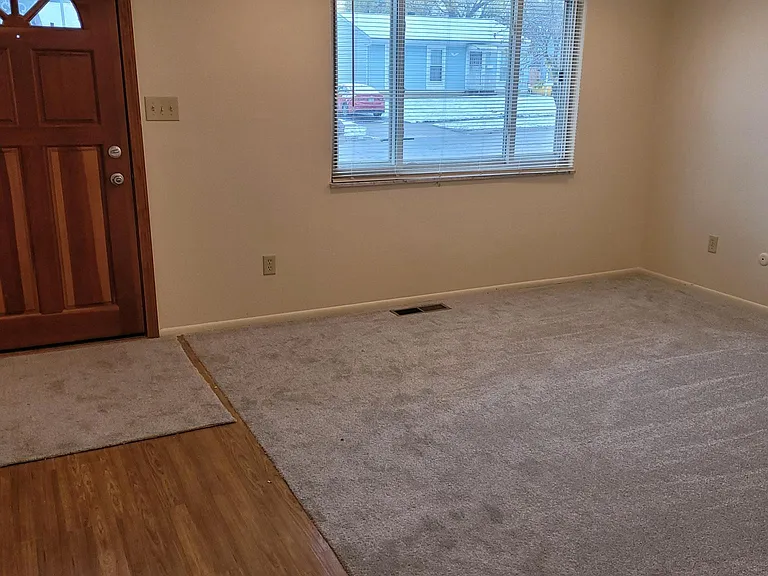 2564 Bethesda Ave — Photo 4