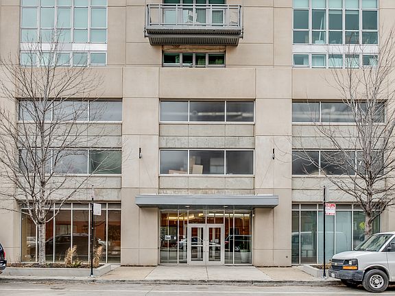 2nd image of 1000 W Leland Ave APT 6H