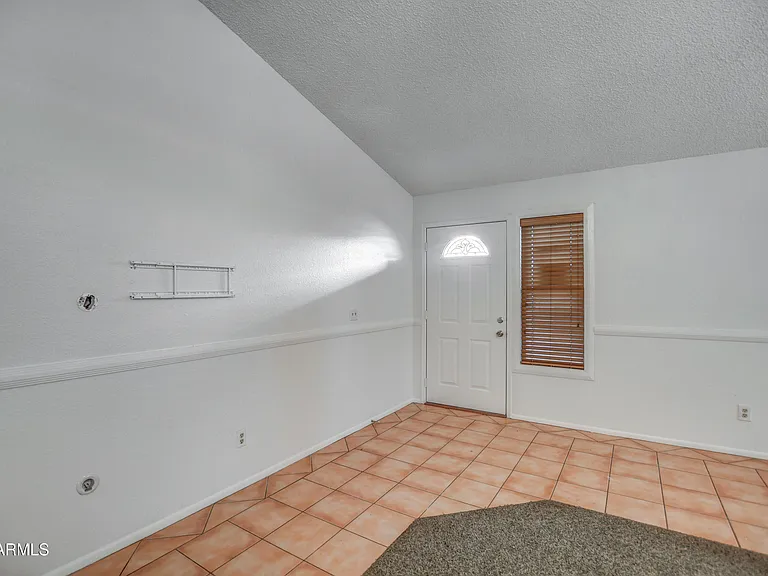 815 E Calle Del Norte — Photo 6