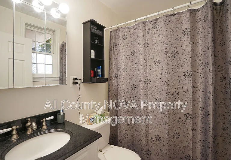 1224 Prince St #1 — Photo 2