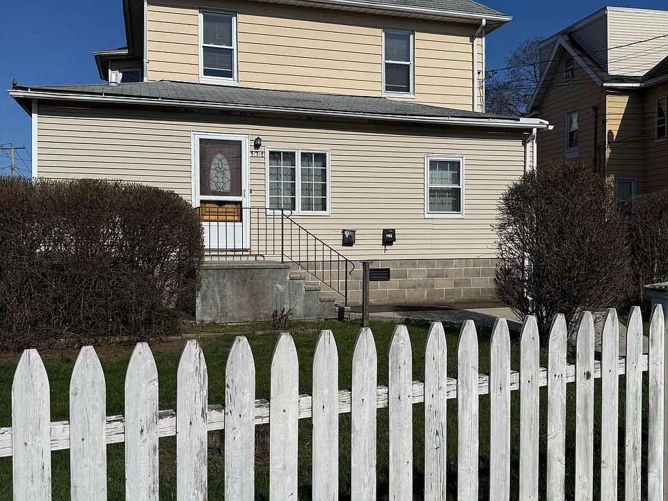 1st image of 134 Woodward Ave #2