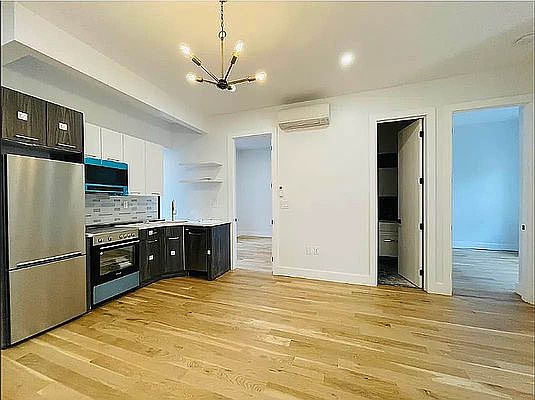 2nd image of 354 S 1st St #4G