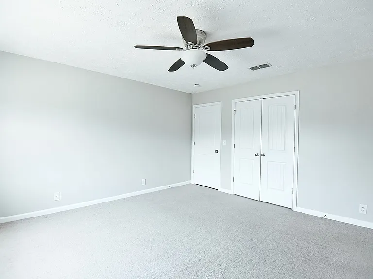 132 Tulip Grove Point — Photo 16