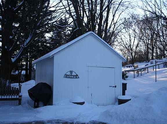 3rd image of 246 Jefferson St