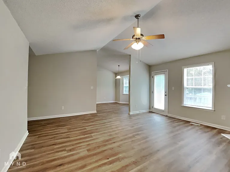 589 Spaniel Ln — Photo 6