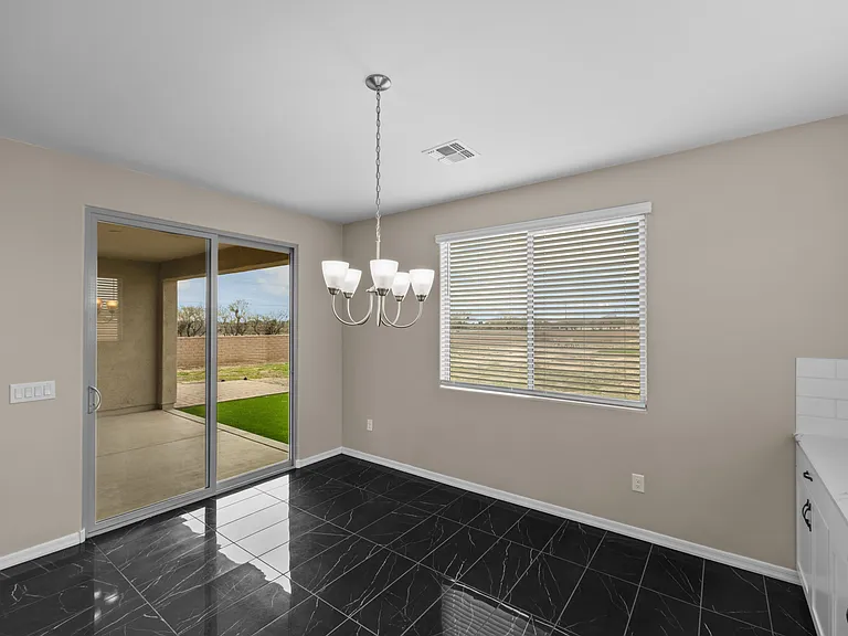 16001 N Columbus Blvd — Photo 14