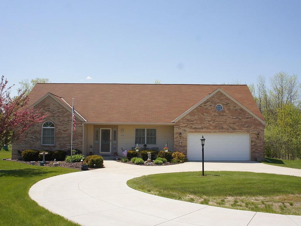 3 Bed 3 Bath Country Home