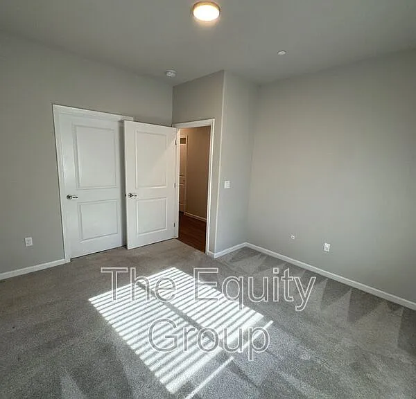 514 S Summit St #103 — Photo 10