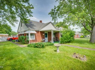 333 & 331 Cherokee Village Dr, Kingsport, TN 37660