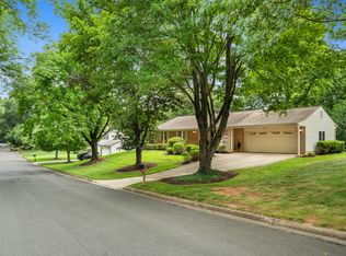 1513 Gingerwood Ct, Vienna, VA 22182