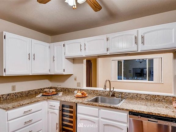 3rd image of 14601 NE 50th Pl APT E5