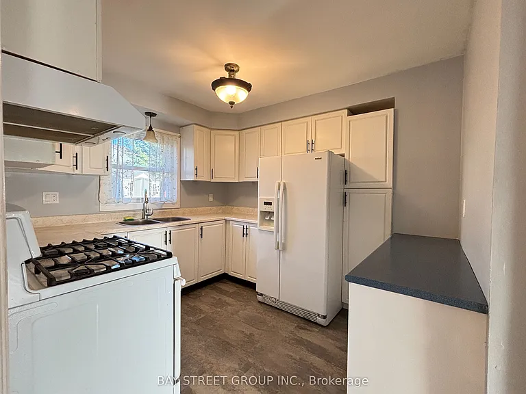 27 Lindsay Ct — Photo 8