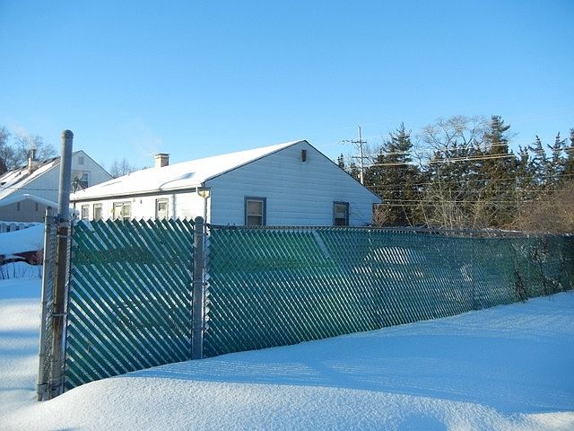 2nd image of 7402 Pingree Rd