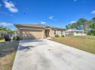 581 SW Fairview Ave, Port Saint Lucie, FL 34983