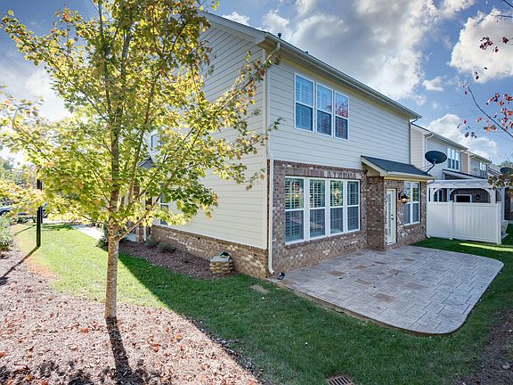 2nd image of 3708 Highland Castle Way