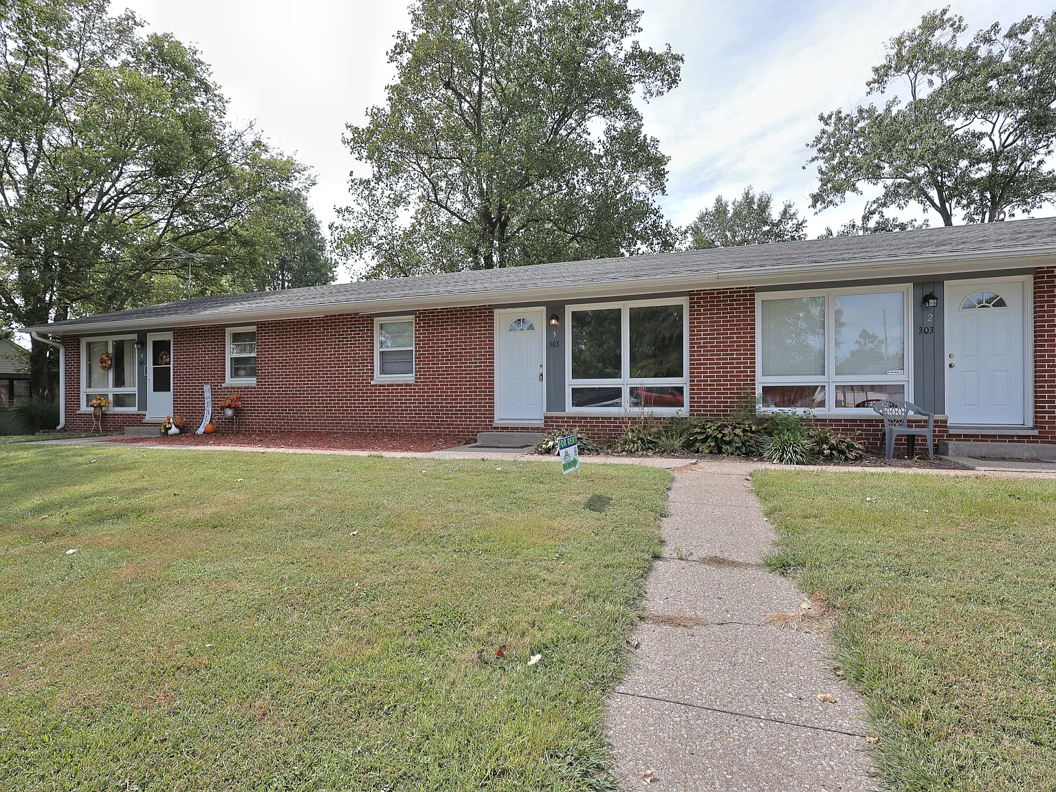 301 S. Walnut St. — Photo 2