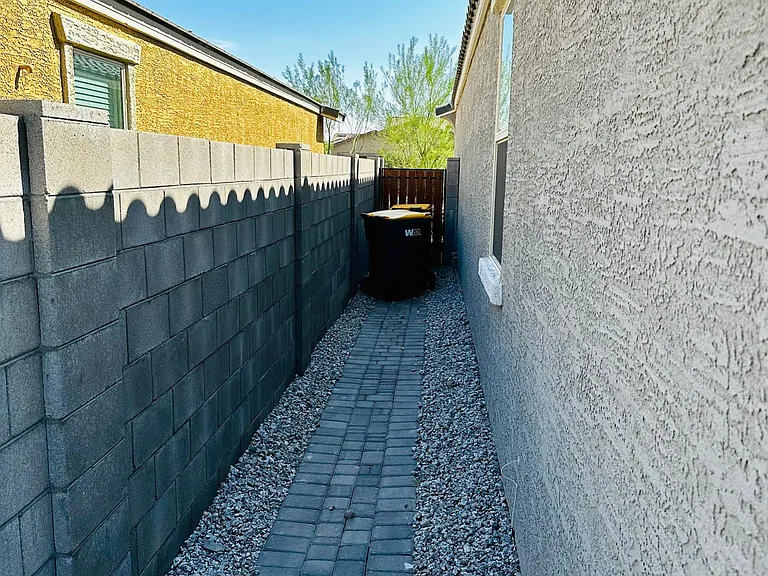 12628 W Northview Ave — Photo 6