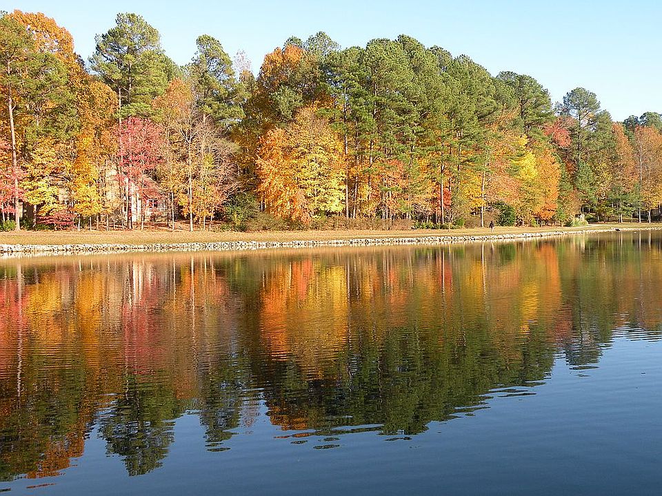 2nd image of 113 Loch Haven Ln