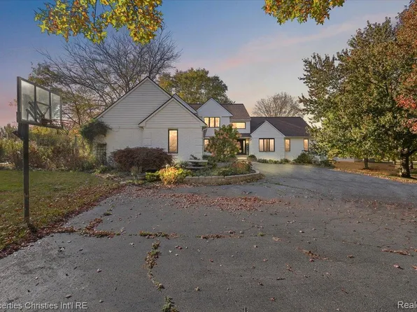 8793 Webster Hills Rd, Dexter, MI 48130