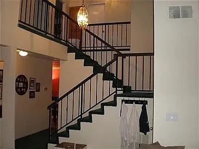 4 bed, 2.5 bath, 1715 sqft, $2,800 — Photo 2