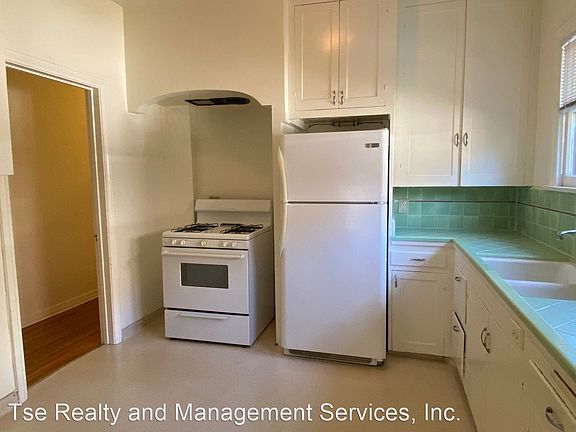 5th image of 697 Mira Monte Pl APT A