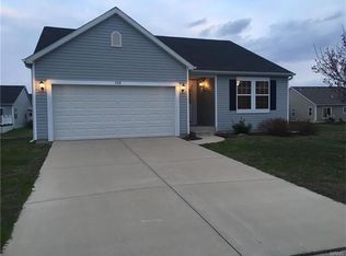 208 Greenleaf Cir, Belleville, IL 62221