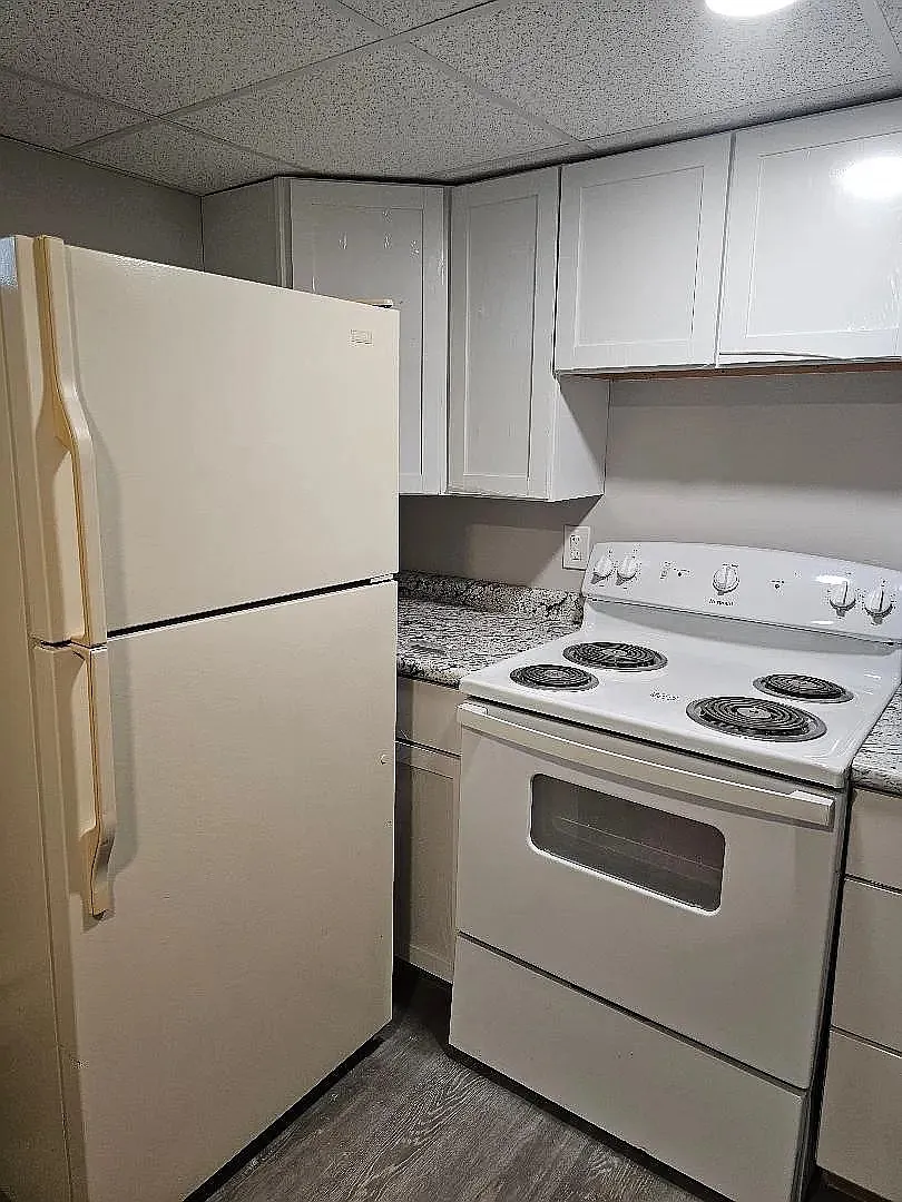 Building Photo - 800 Davol St #1