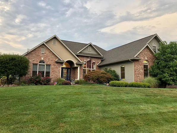 6745 Illini Dr, Virden, IL 62690