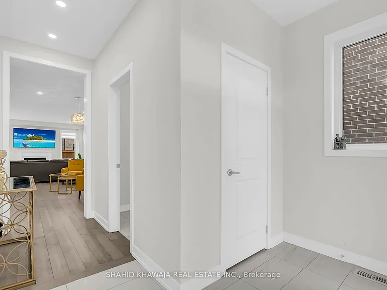641 Leatherleaf Lndg — Photo 6
